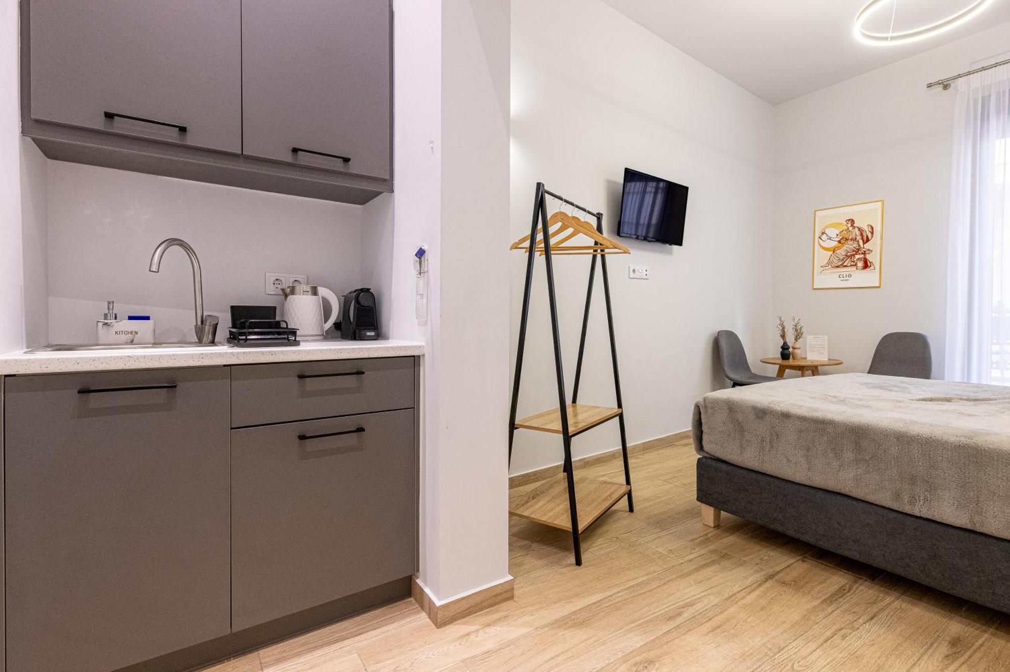 Phaedrus Living: The Nine Muses Clio Apartment Athena Bagian luar foto